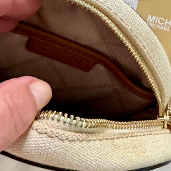 MK Small Canteen Crossbody Round Bag Purse - Picture 11 of 15